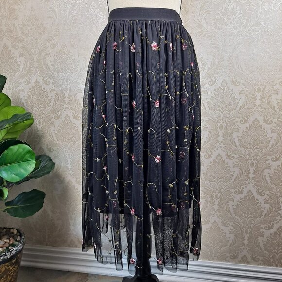 Miami Size Small Black Floral Embroidered Sheer Overlay Skirt Elastic Waist EUC - Picture 1 of 10
